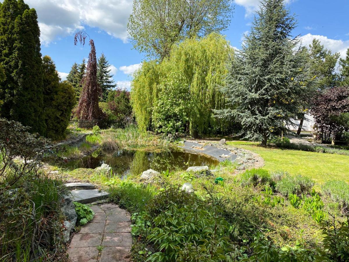 Hotel Garden Олєшніца Екстер'єр фото